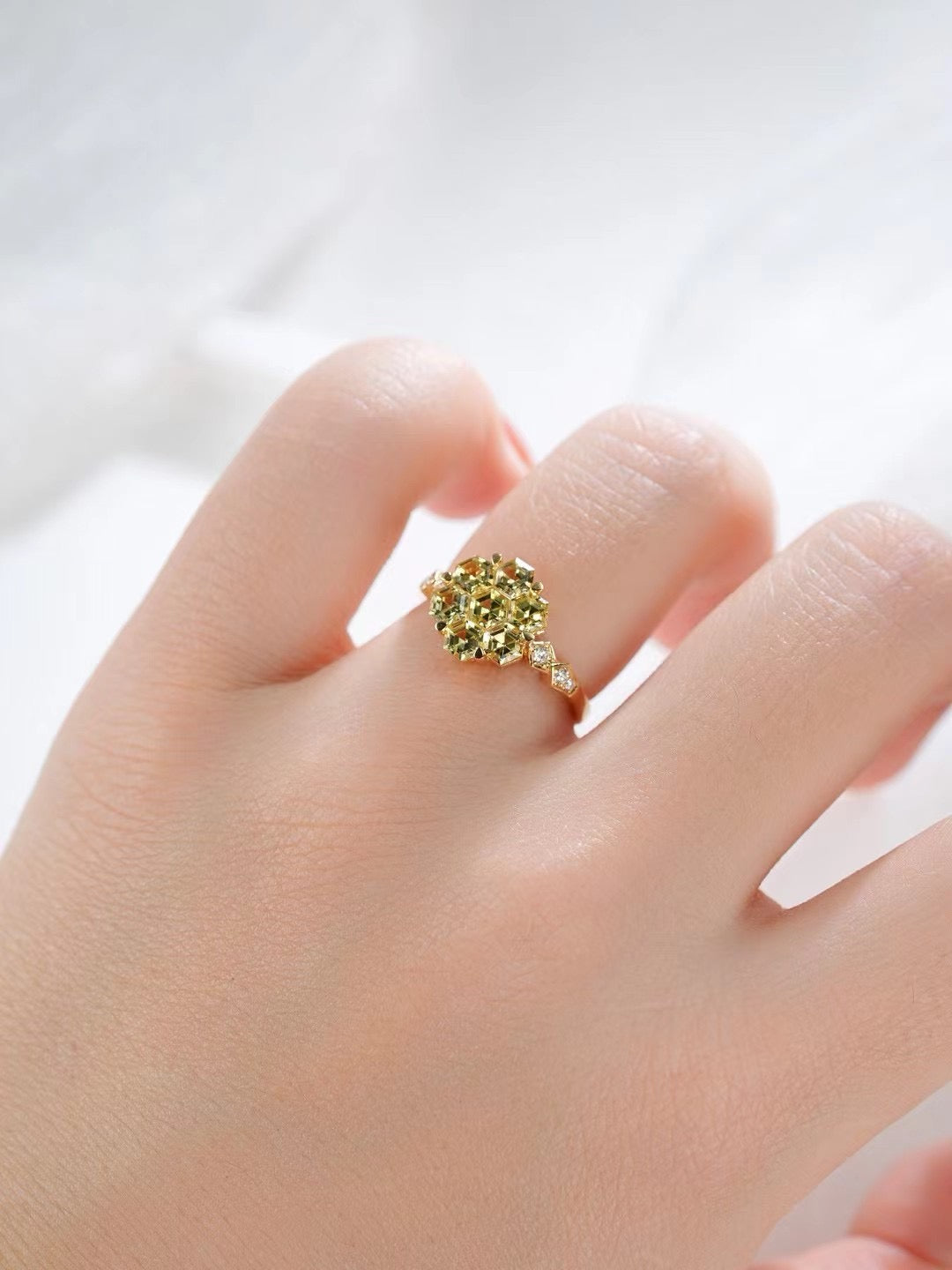 Rainbow Sapphire 18k Gold Ring (Item No. SA064)