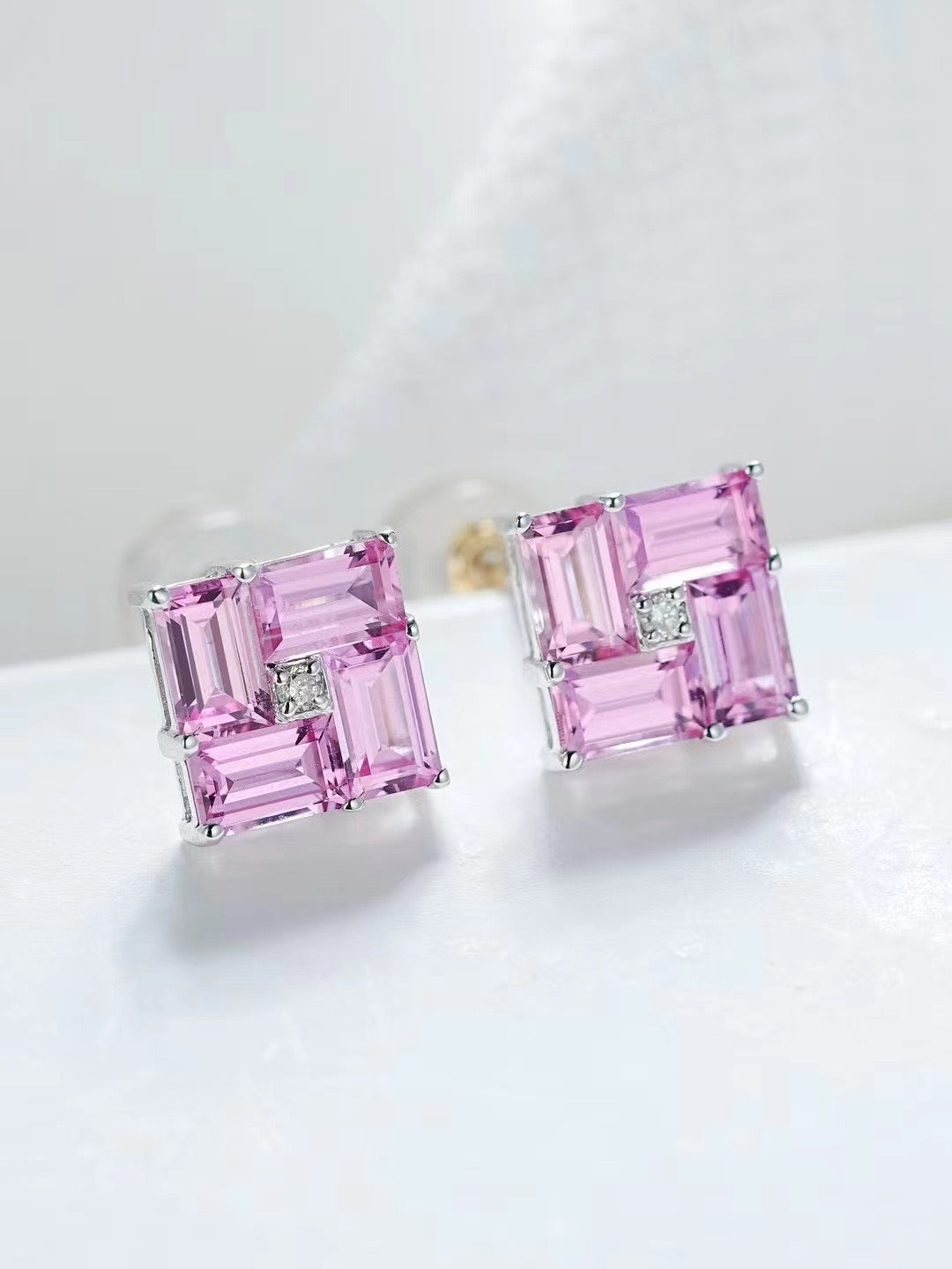 Rainbow Sapphire 18k Gold Earring (Item No. SA094)