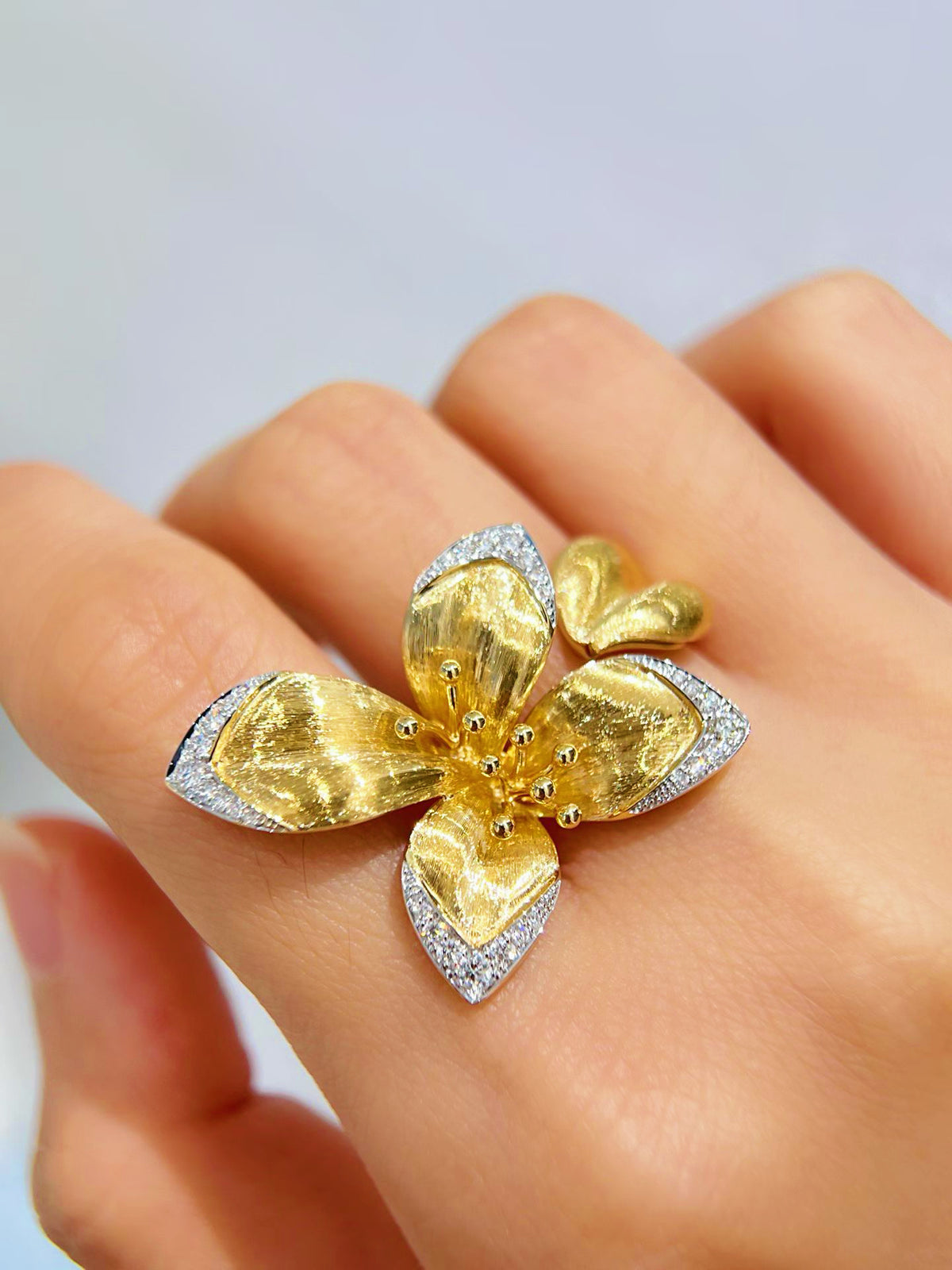 Vintage 18k Gold Diamond Ring (Item No. VT527)