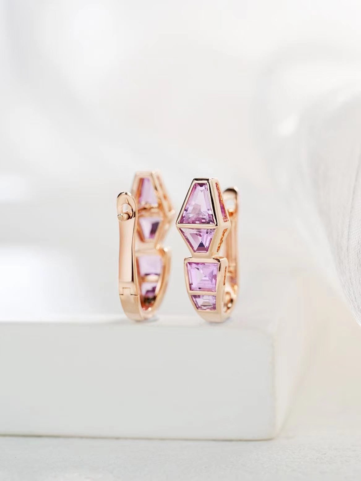 Snake Rainbow Sapphire 18K Gold Earring (Item No. SA008)