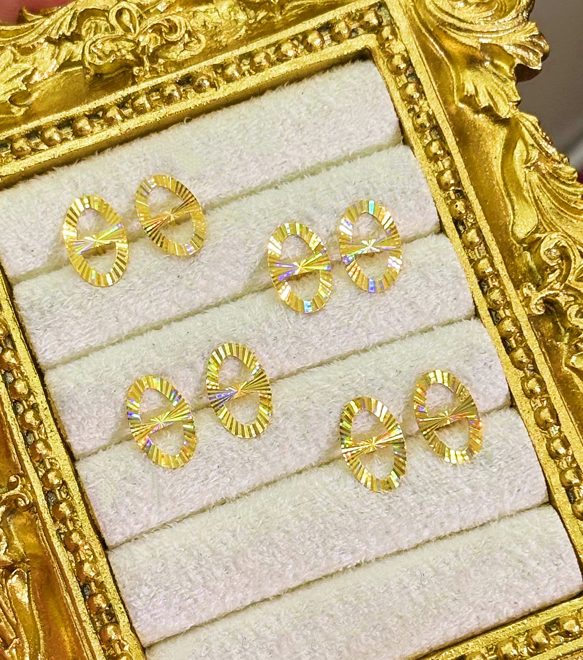 Laser Iridescent 18k Gold Earring (Item No. SJER025)
