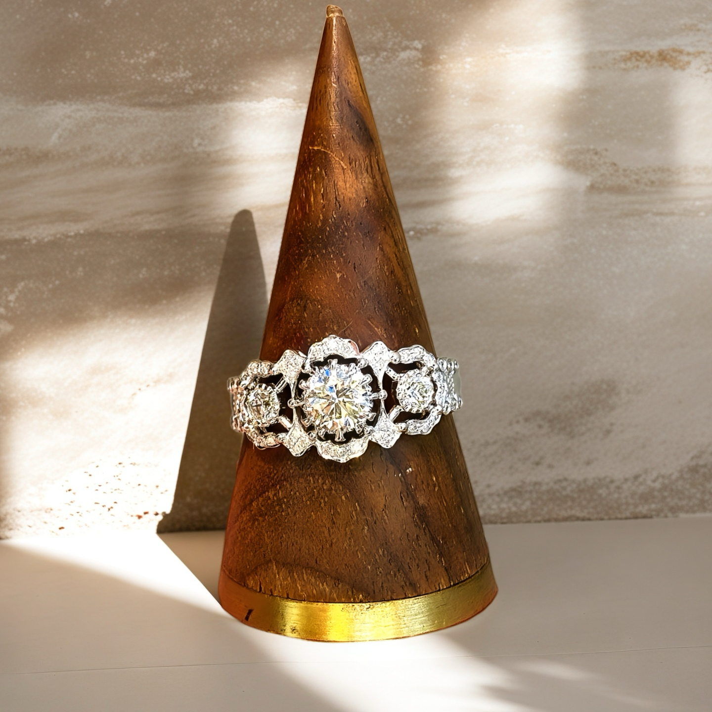 Vintage Lace 18k Gold Diamond Ring (Item No. VT045)