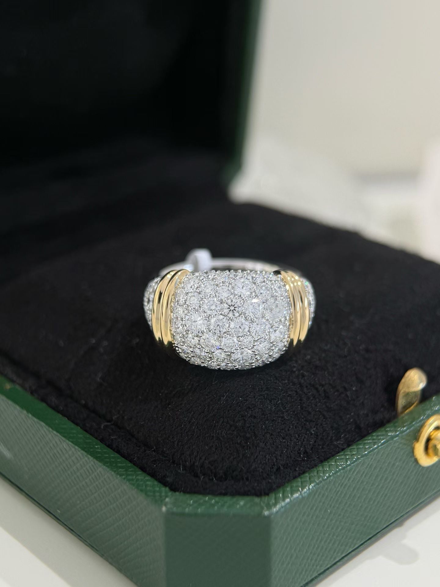 Vintage 18k Gold Diamond Ring (Item No. VT308)