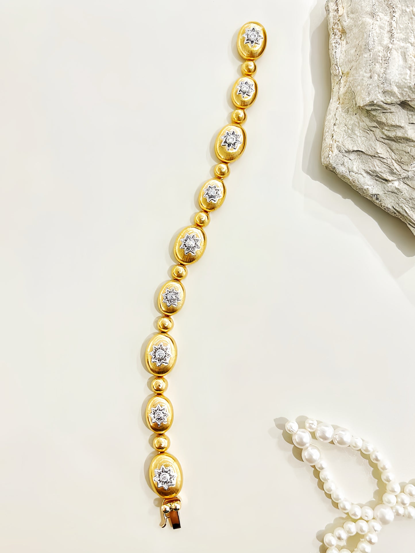 Vintage 18k Gold Diamond Bracelet (Item No. VT343)