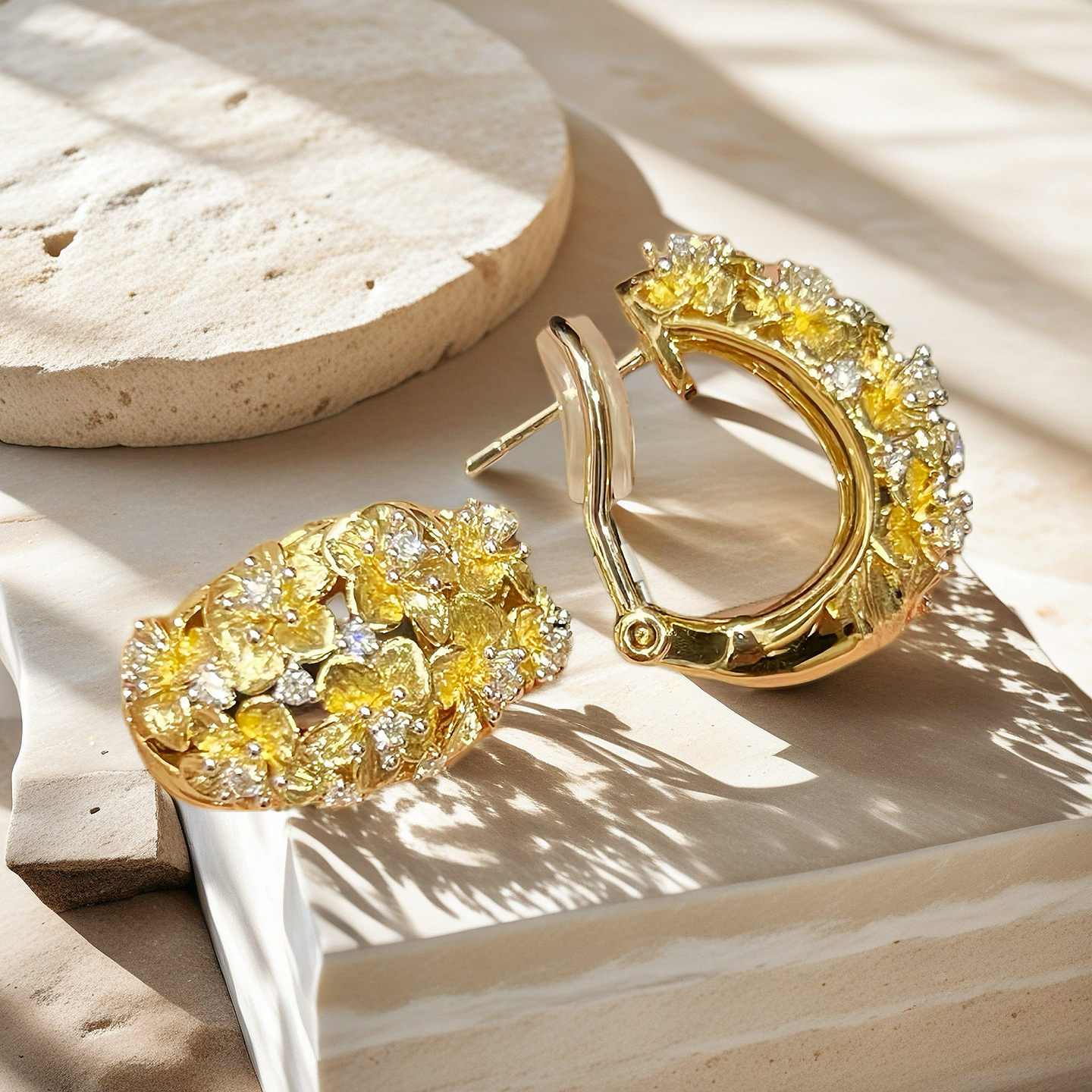 Flower Rigato Vintage 18k Gold Diamond Earring (Item No. VT016)