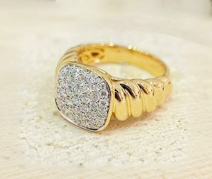 Vintage 18k Gold Diamond Ring (Item No. VT227)