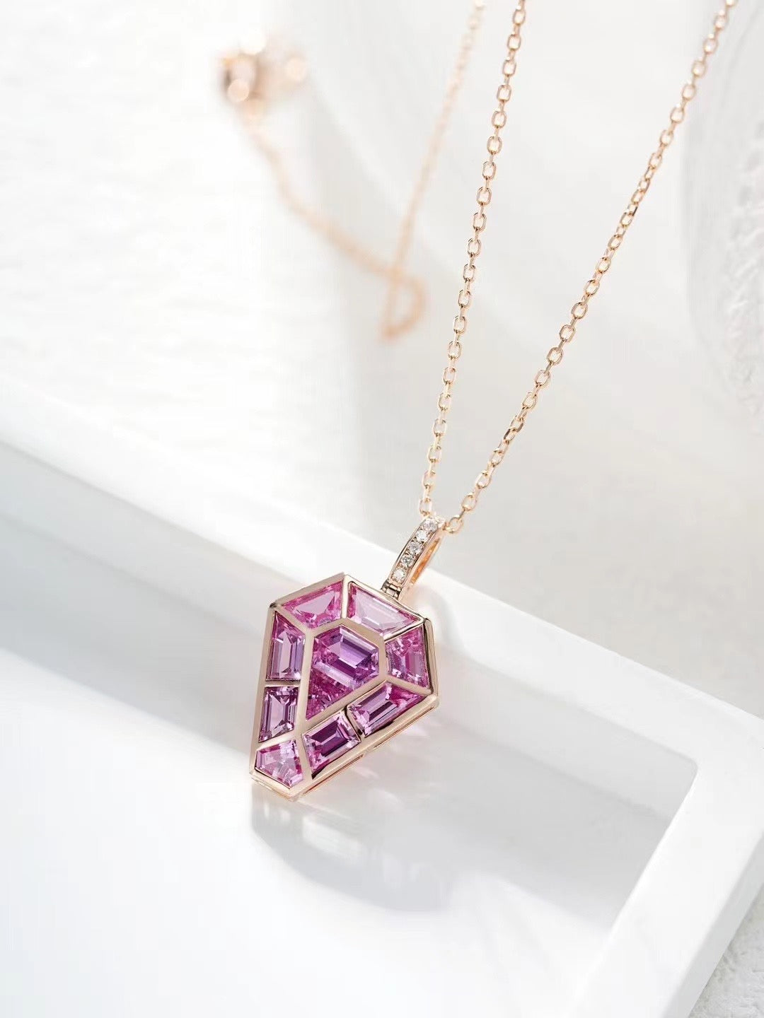 Rainbow Sapphire 18k Gold Pendant (Item No. SA063)