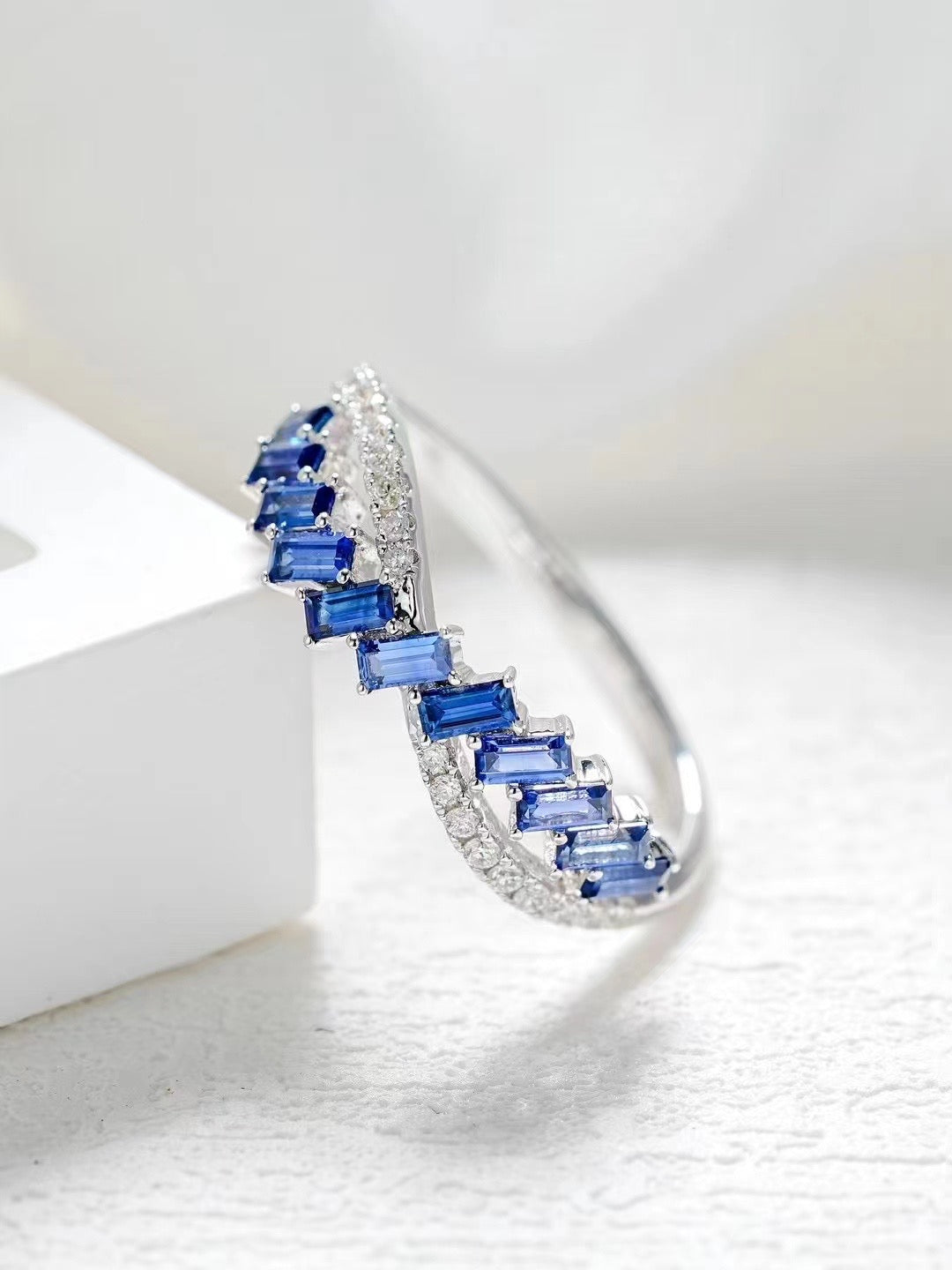 Rainbow Sapphire 18k Gold Ring (Item No. SA031)