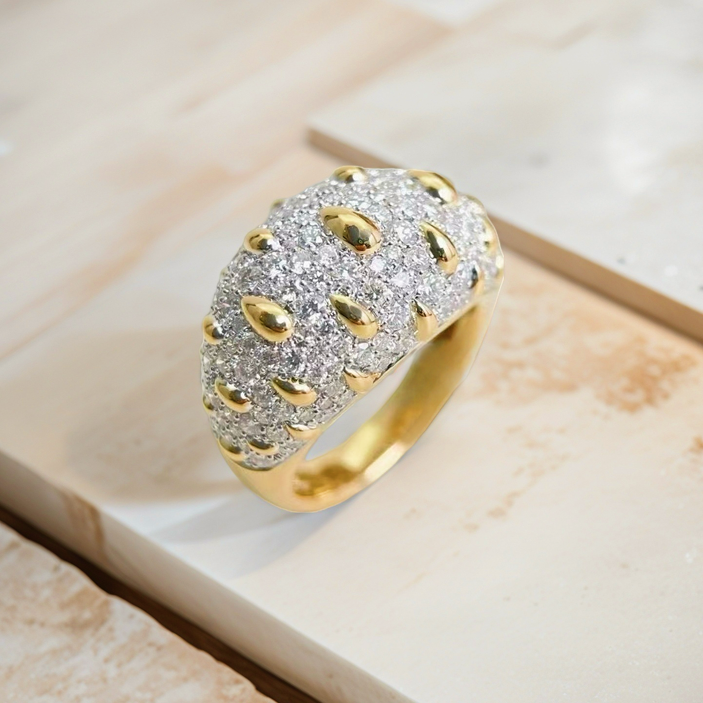 Falling Rain 18k Gold Diamond Ring (Item No. VT252)
