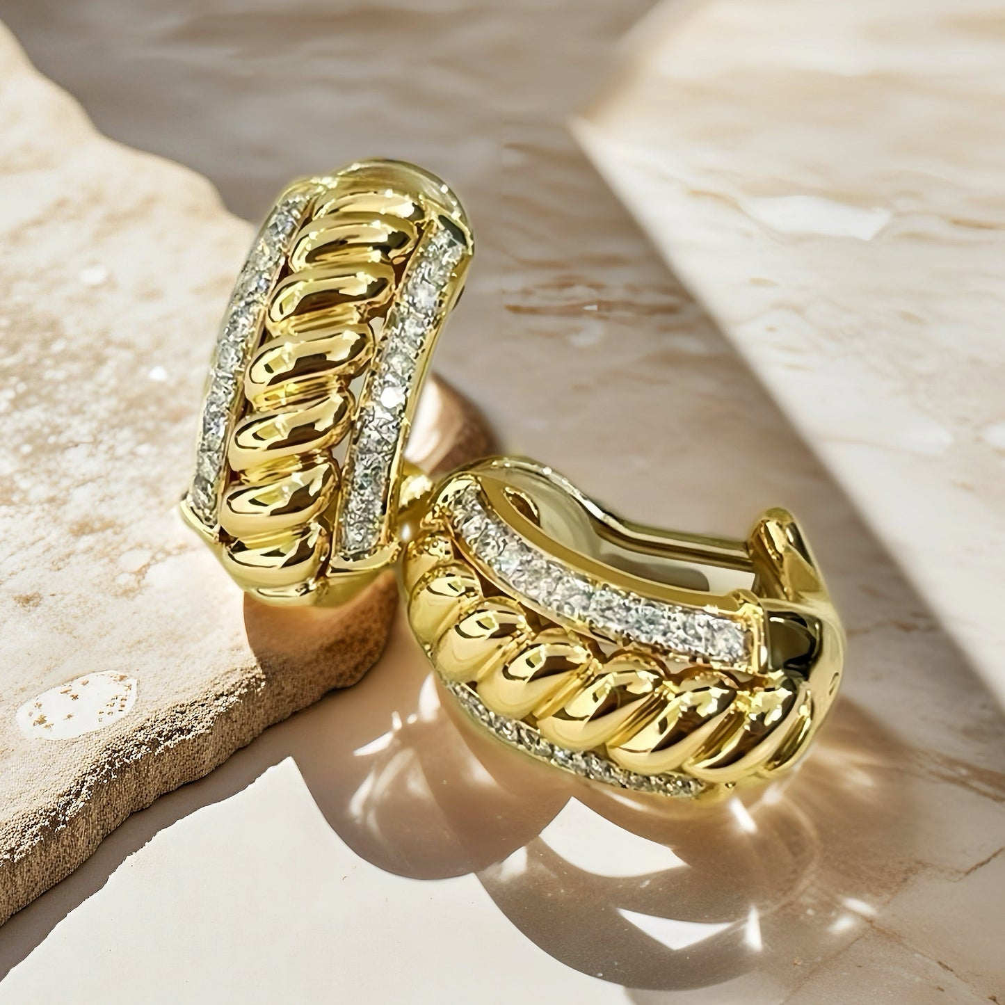 Vintage Weaving 18k Gold Diamond Earring (Item No. VT144)