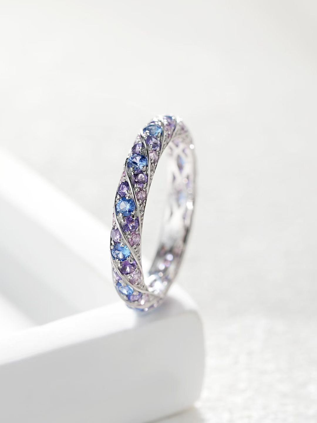 Rainbow Sapphire 18k Gold Ring (Item No. SA130)