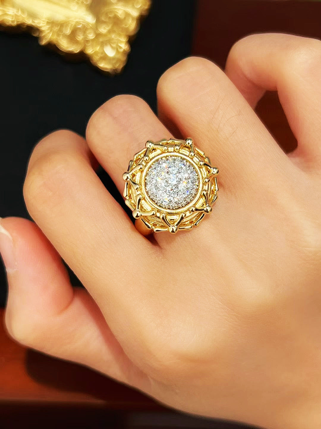 Sun Flower Vintage 18k Gold Diamond Ring (Item No. VT004)