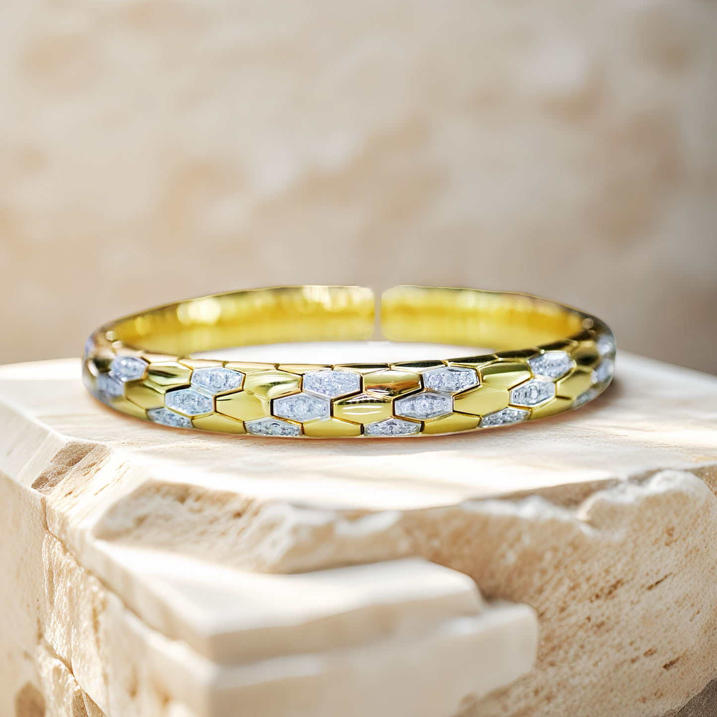 Vintage 18k Gold Diamond Bracelet (Item No. VT136)