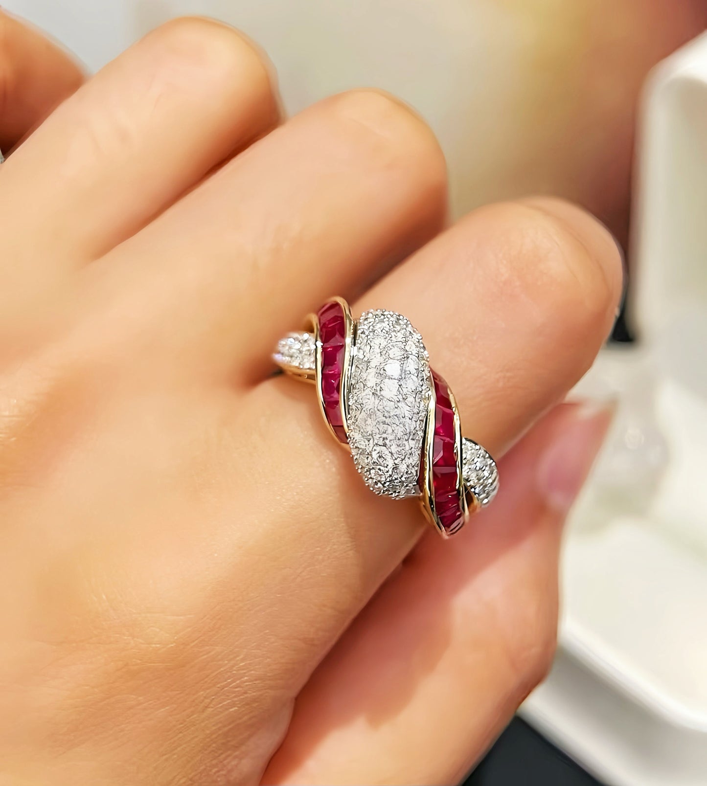 Vintage 18k Gold Diamond Ring (Item No. VT005)