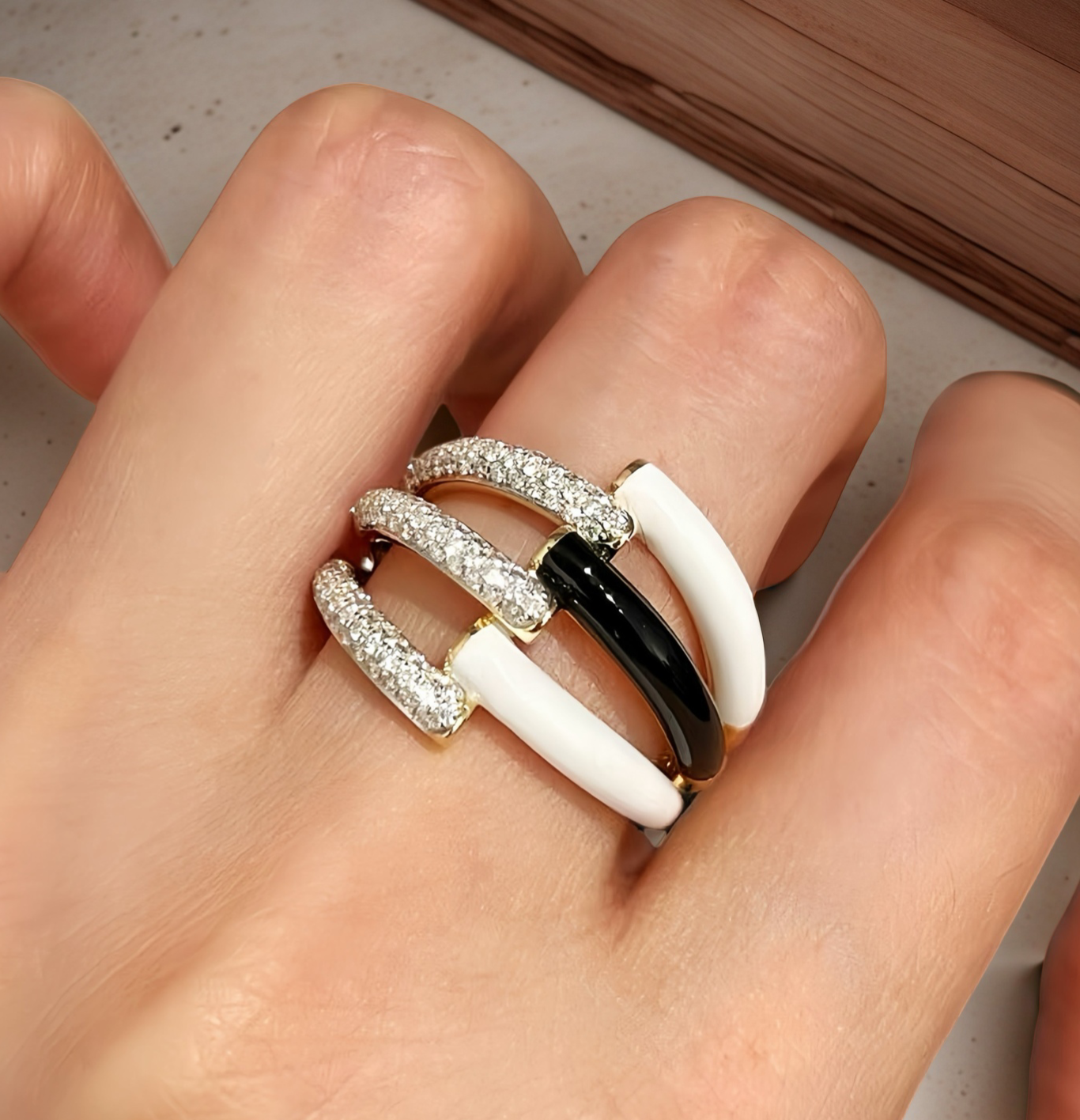 Vintage 18k Gold Diamond Ring (Item No. VT010)