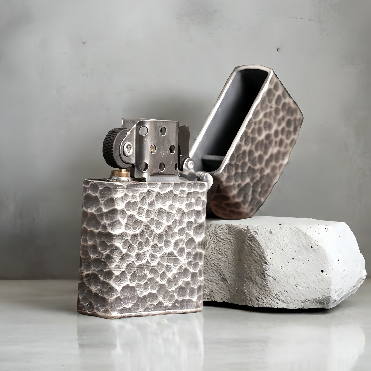 Hammered Silver Zippo Lighter Case (Item No. L0027)