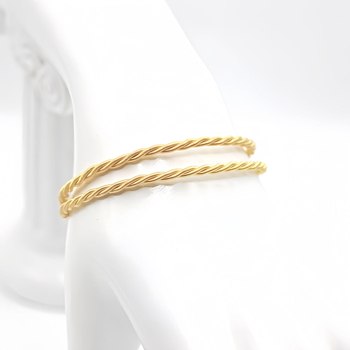 Twisted 18K Gold Bracelet (Item No. SR061CB)