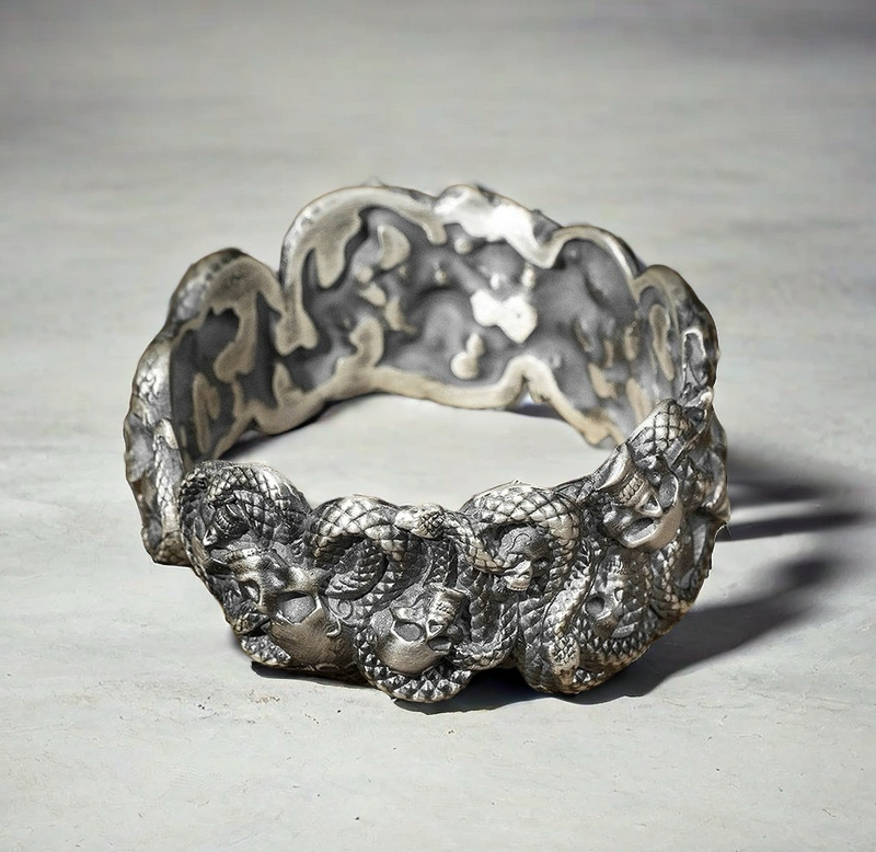 Large Vintage Skull Silver Bangle (Item No. B0109)