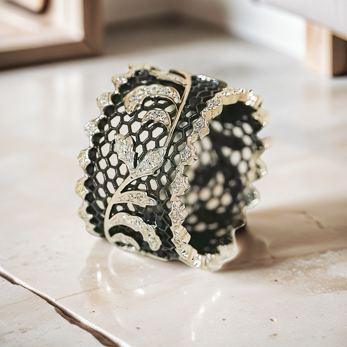 Vintage Black Lace 18k Gold Diamond Ring (Item No. VT040)