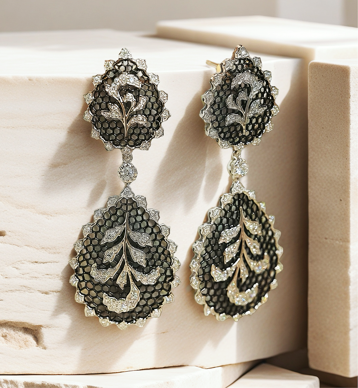 Vintage Black Lace Gold Diamond Earring (Item No. VT071)