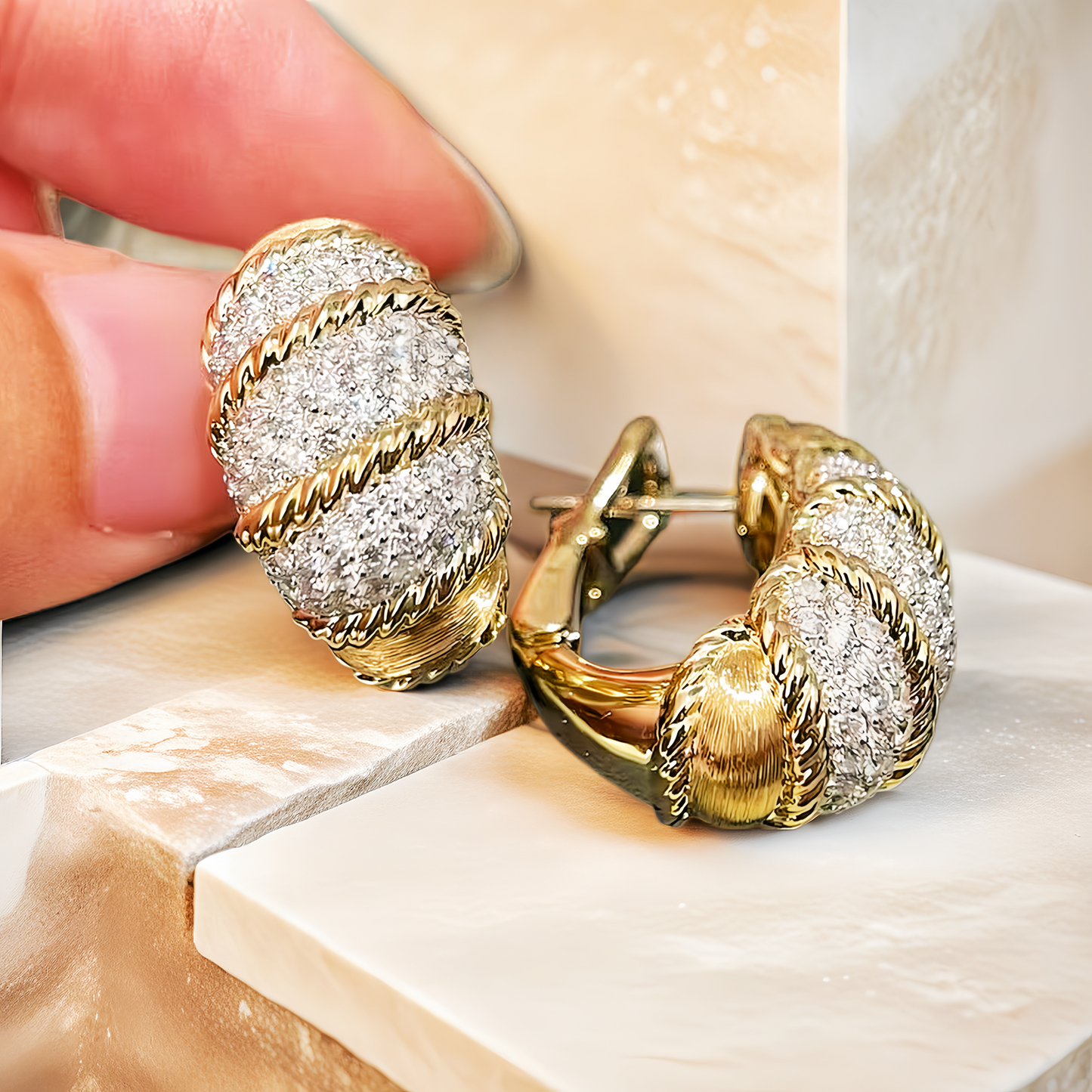 Vintage 18k Gold Diamond Earring (Item No. VT212)