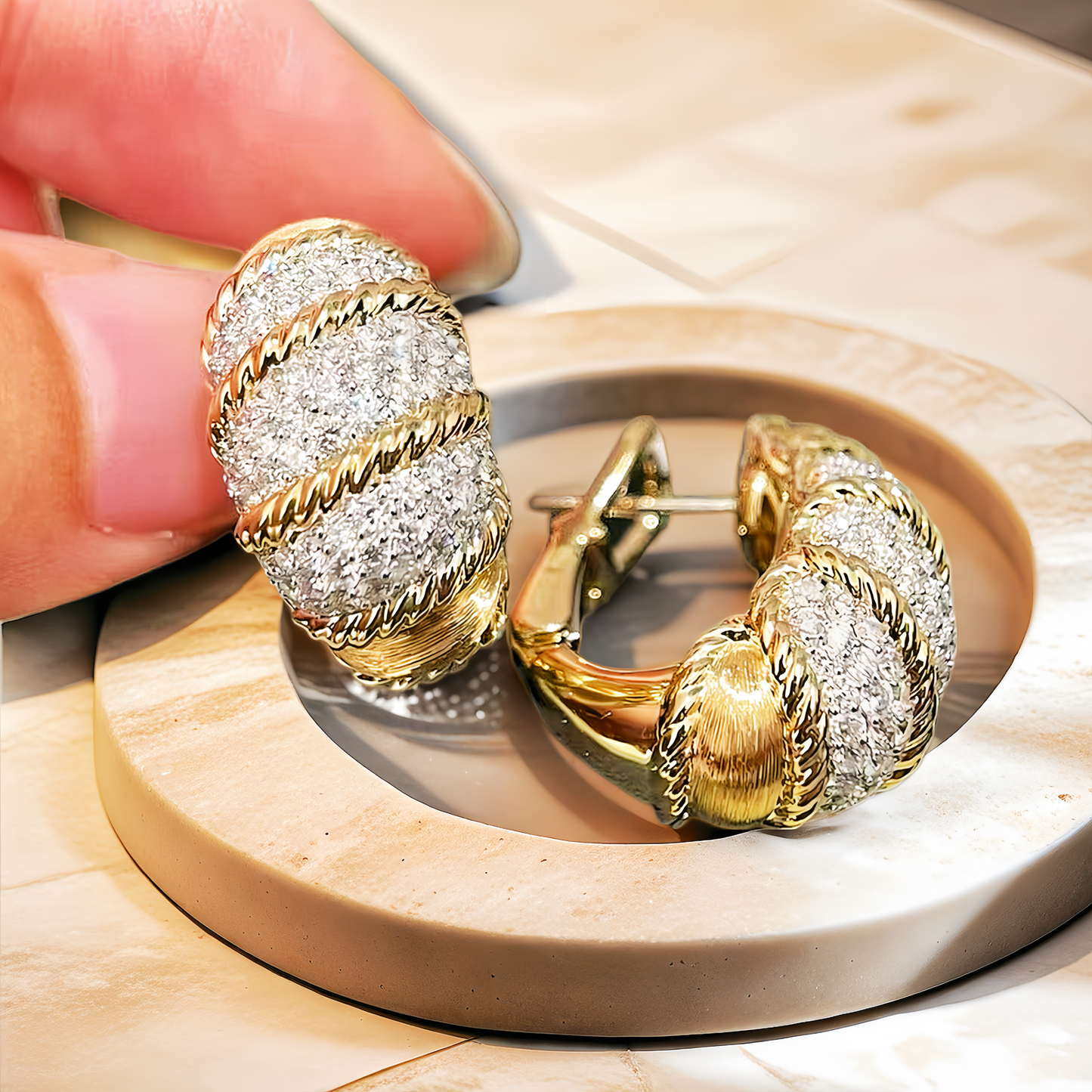 Vintage 18k Gold Diamond Earring (Item No. VT212)