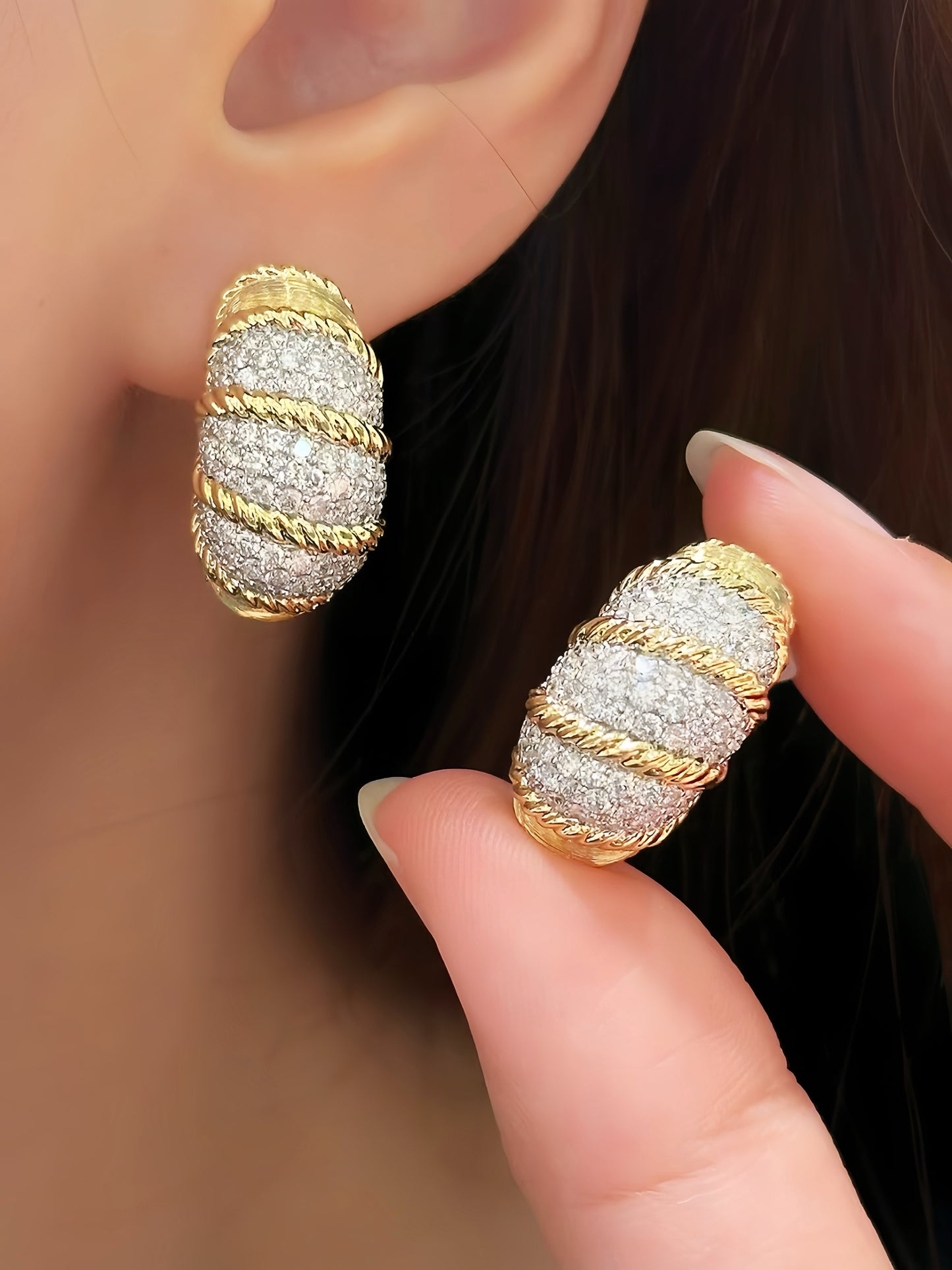 Vintage 18k Gold Diamond Earring (Item No. VT212)