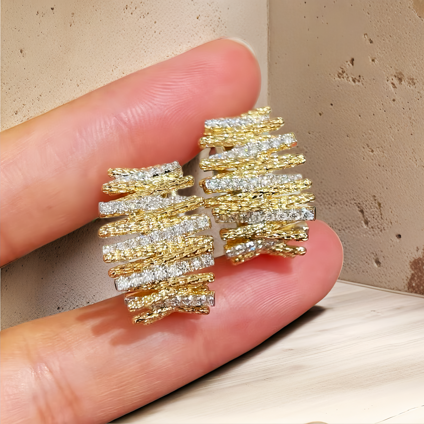 Vintage 18k Gold Diamond Earring (Item No. VT213)