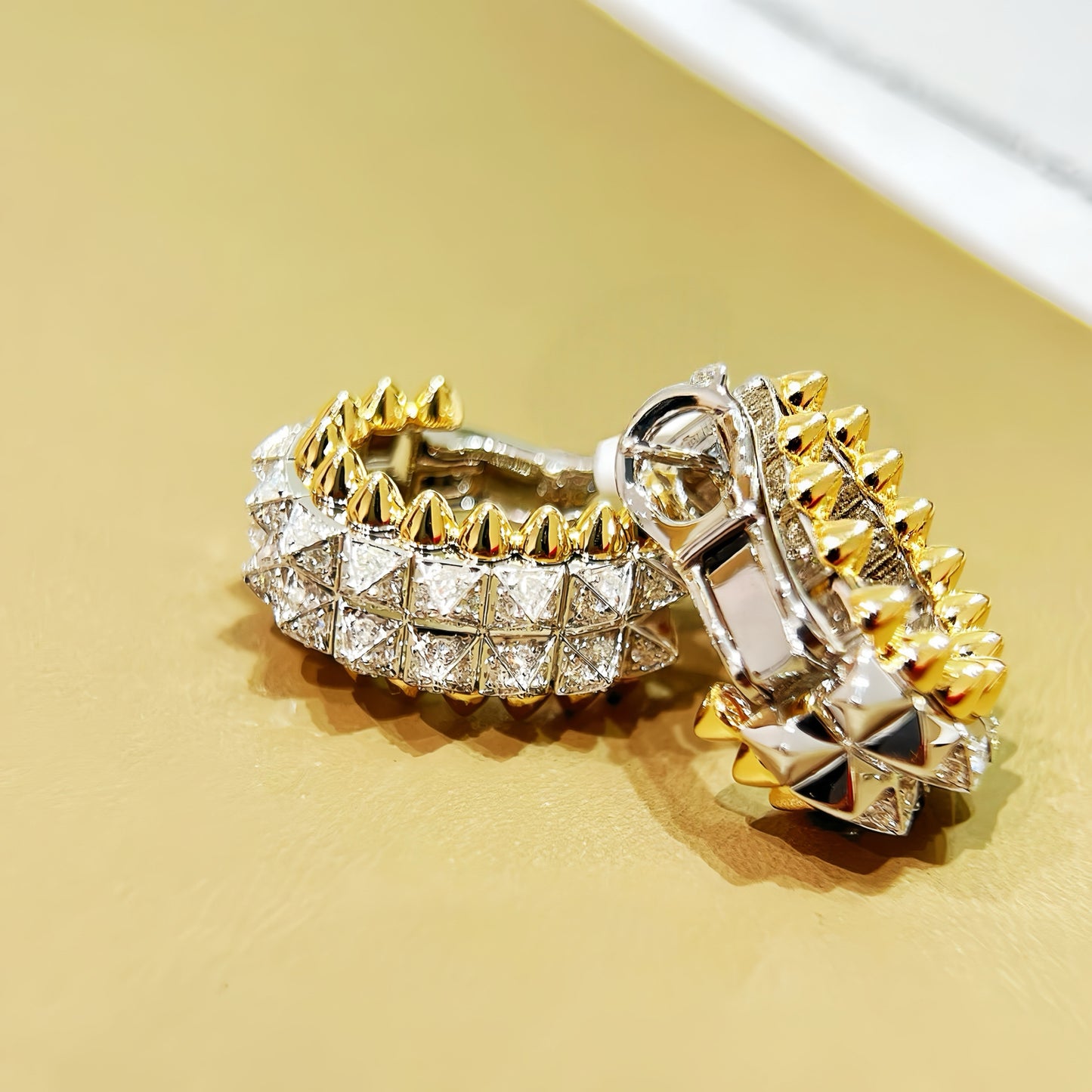 Vintage 18k Gold Diamond Earring (Item No. VT444)