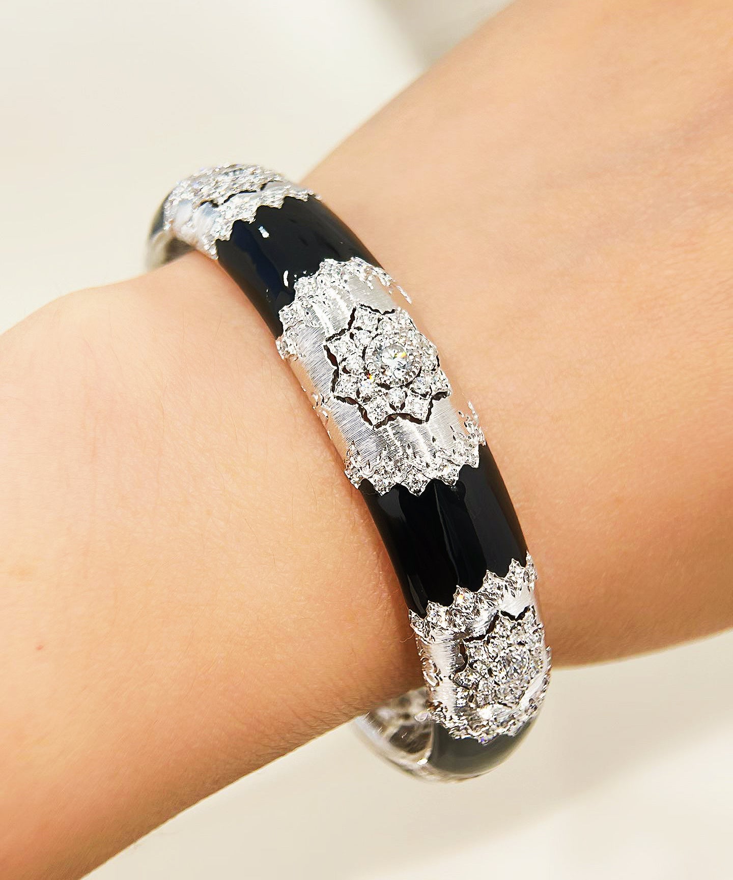 Enamel Vintage 18k Gold Diamond Bracelet (Item No. VT347)