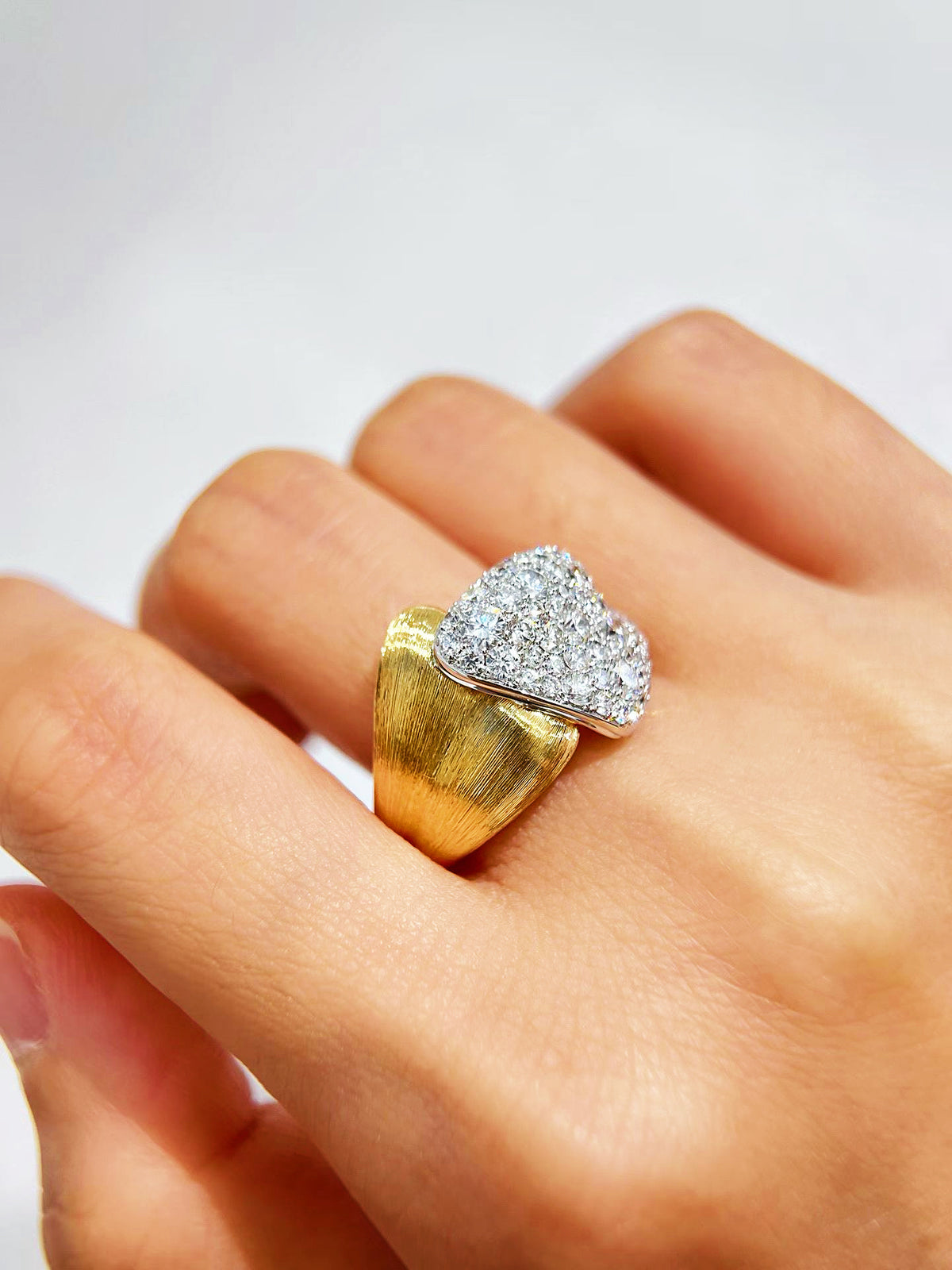Vintage 18k Gold Diamond Ring (Item No. VT538)