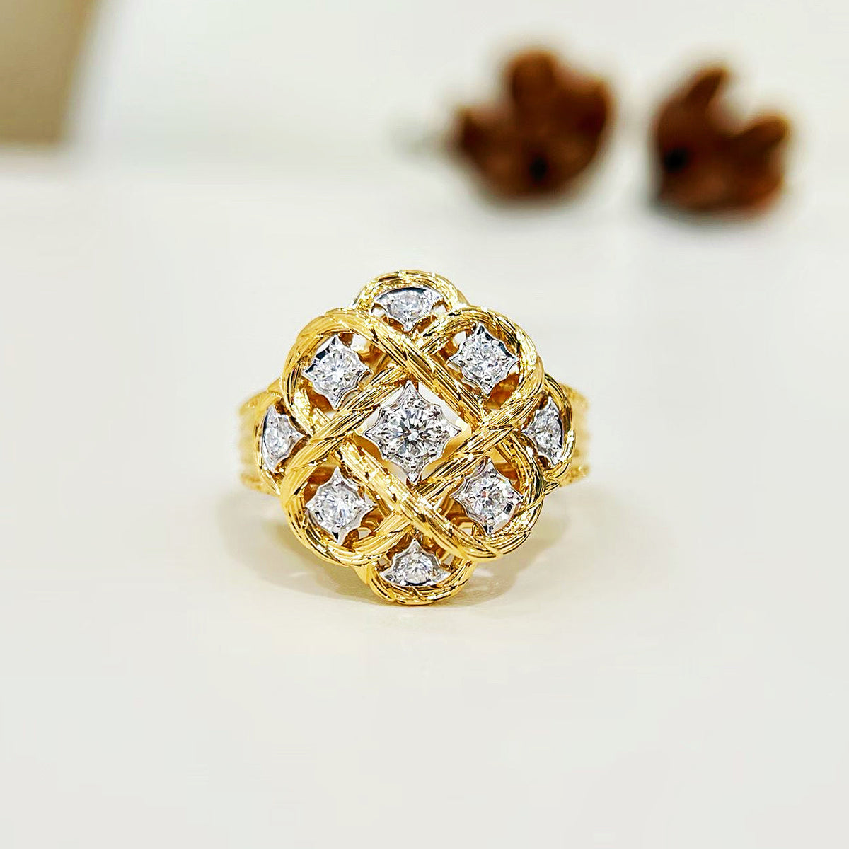 Vintage 18k Gold Diamond Ring (Item No. VT539)
