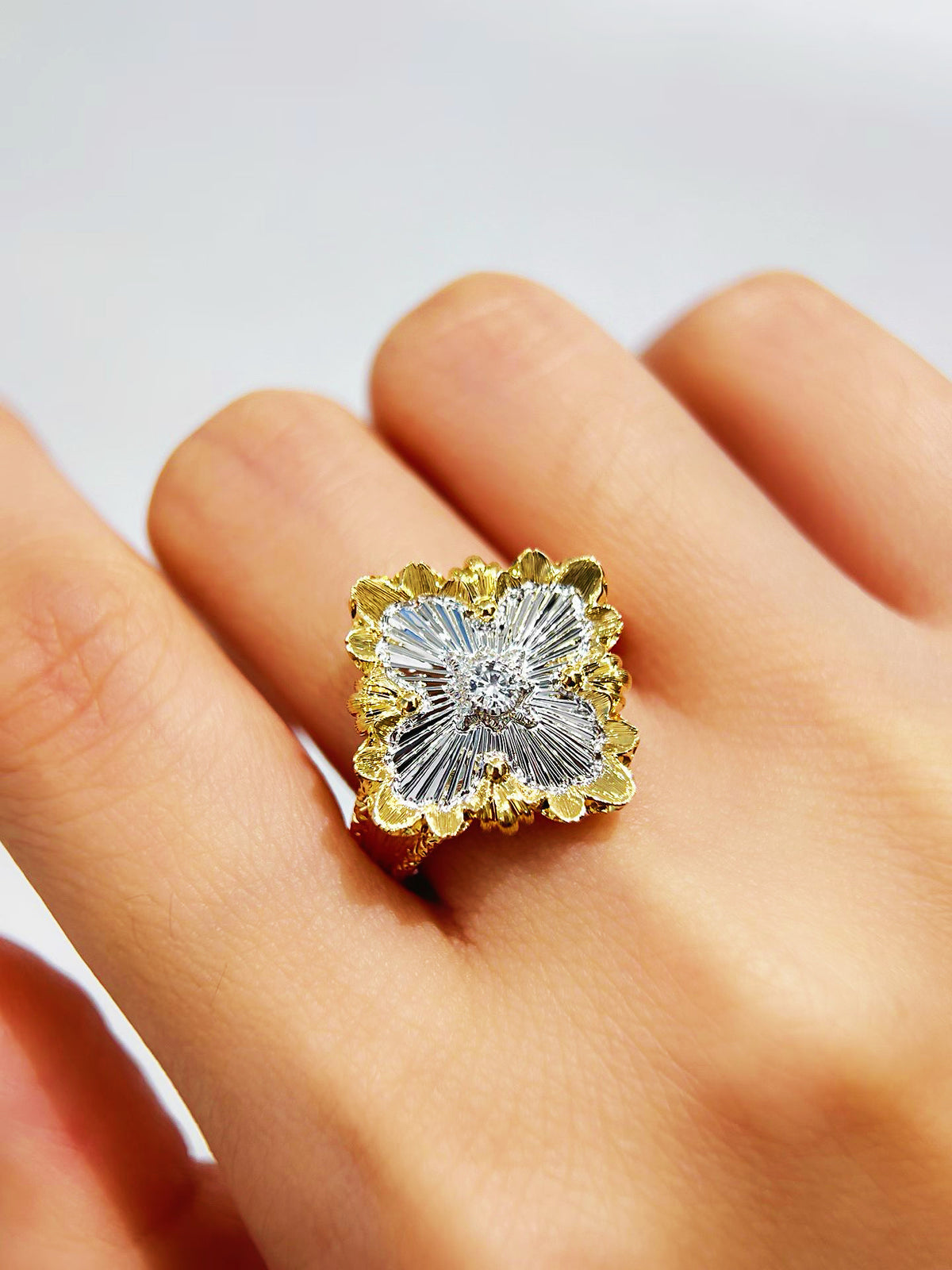 Vintage 18k Gold Diamond Ring (Item No. VT540)