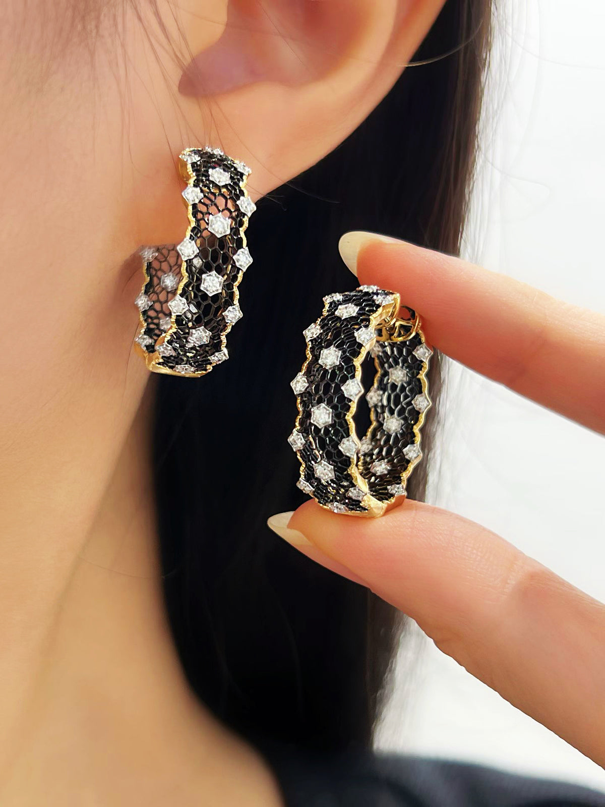 Vintage 18k Gold Diamond Earring (Item No. VT541)