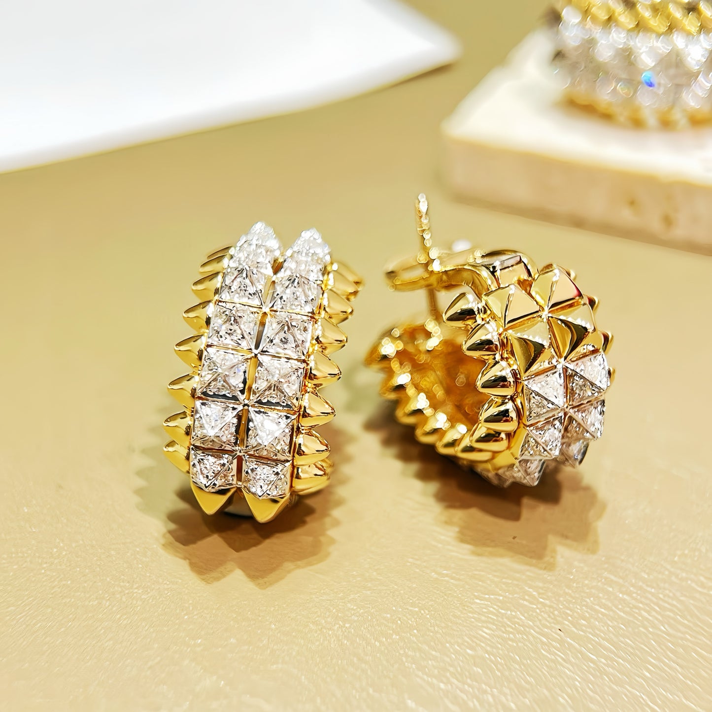 Vintage 18k Gold Diamond Earring (Item No. VT444）