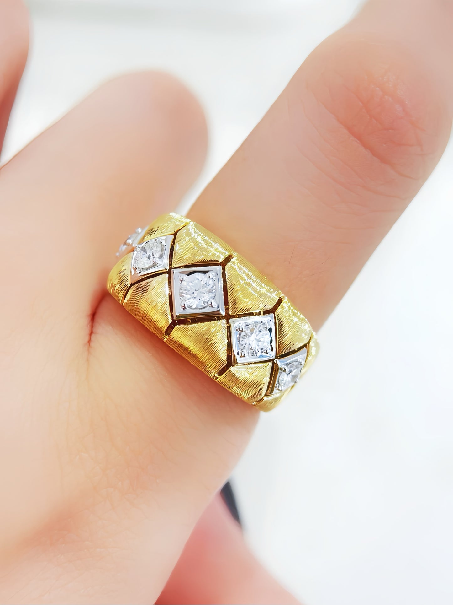 Vintage 18k Gold Diamond Ring (Item No. VT413）