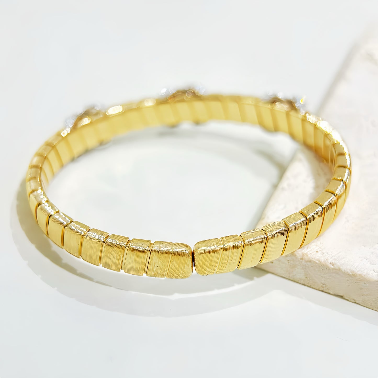 Weaving Vintage 18k Gold Diamond Bracelet (Item No. VT340)