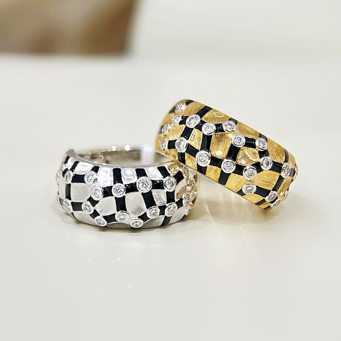 Enamel 18k Gold Diamond Ring (Item No. VT471）