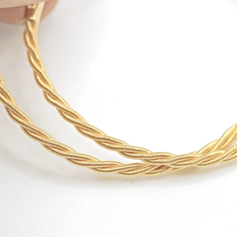 Twisted 18K Gold Bracelet (Item No. SR061CB)