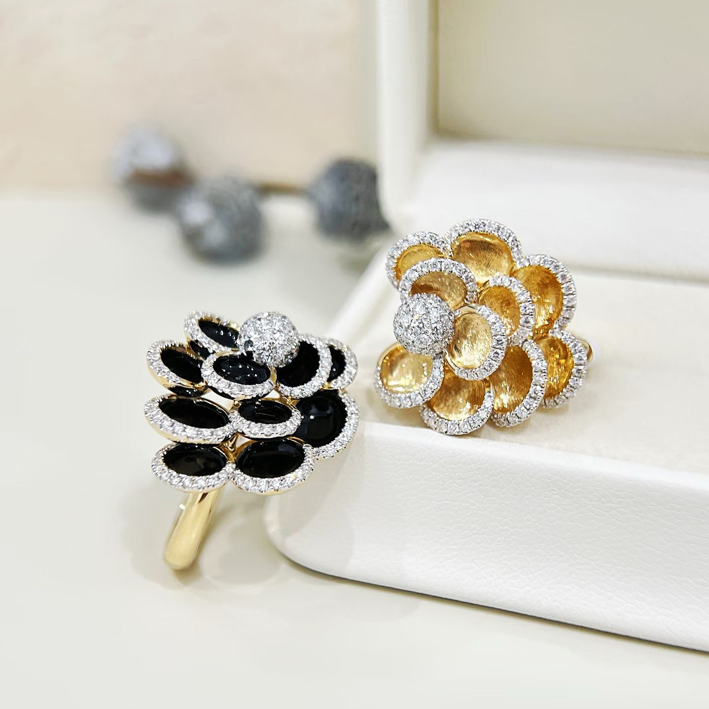 Vintage 18k Gold Diamond Ring (Item No. VT477）
