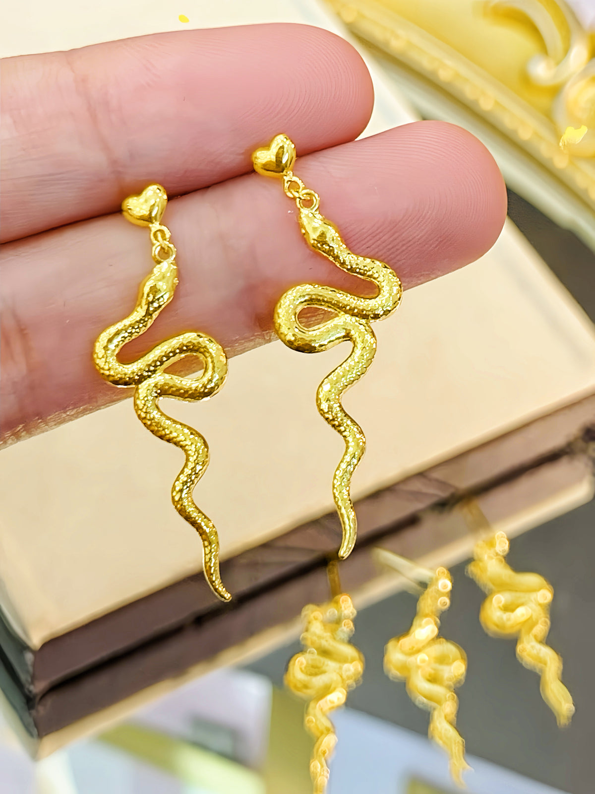 Ouroboro 18k Gold Earring (Item No. SJER006）