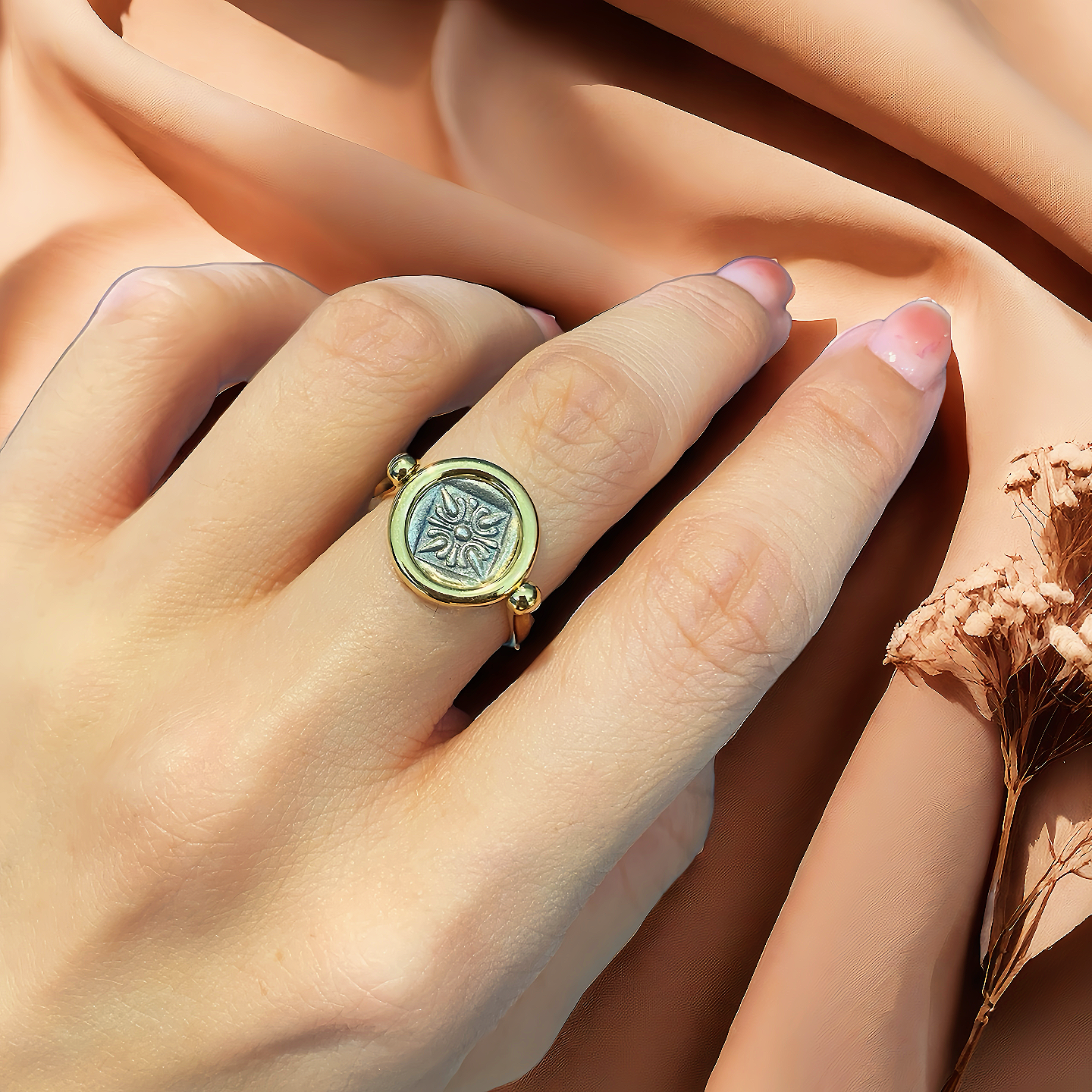 Lion Ancient Coin Medallion 18K Gold Ring (Item No. COIN082）