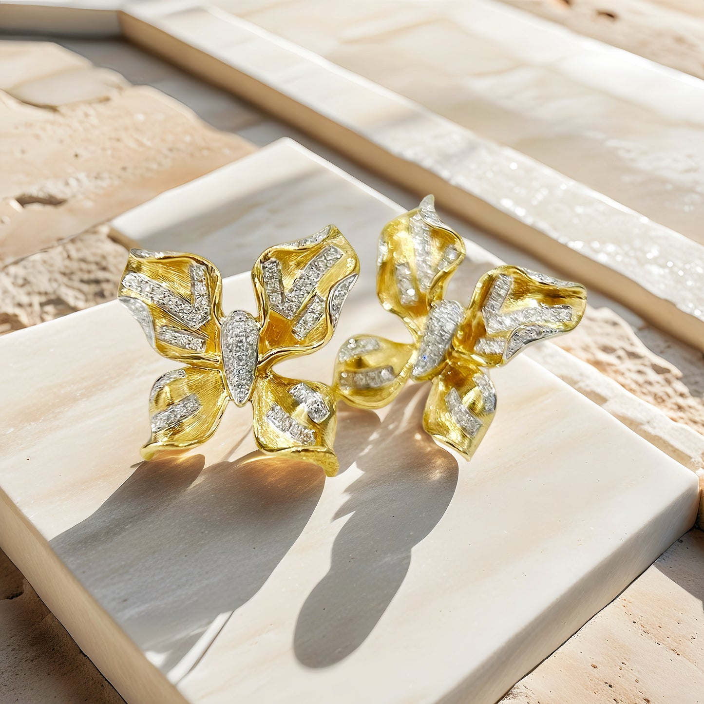 Butterfly 18k Gold Diamond Earring (Item No. VT238）