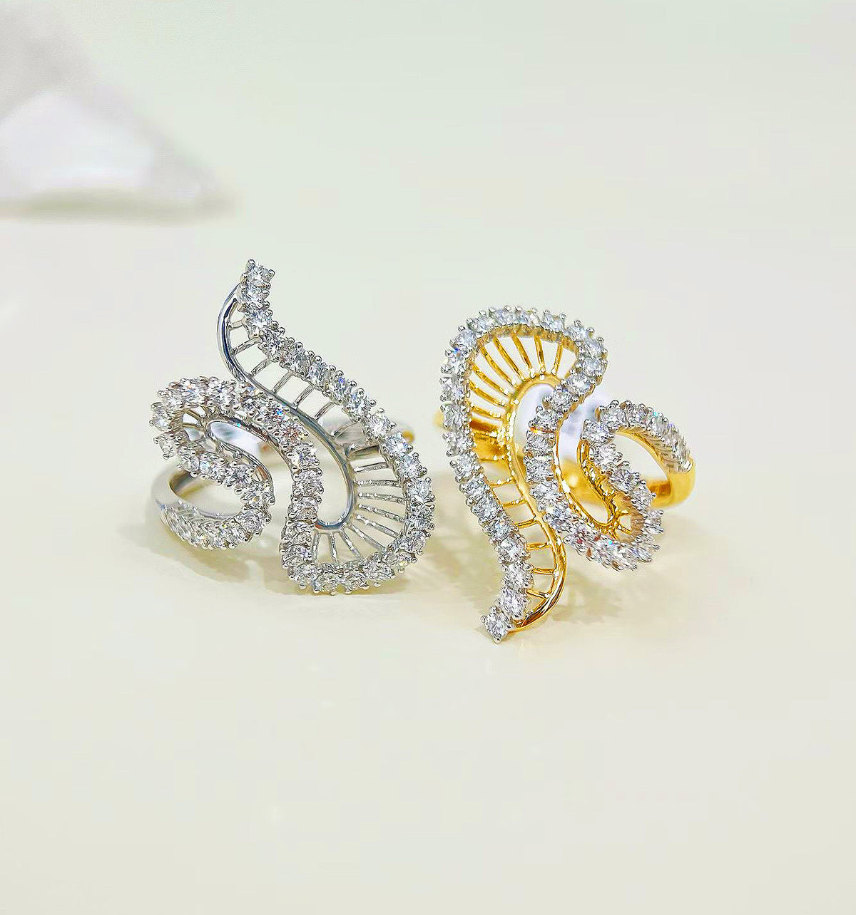 Vintage 18k Gold Diamond Ring (Item No. VT503）