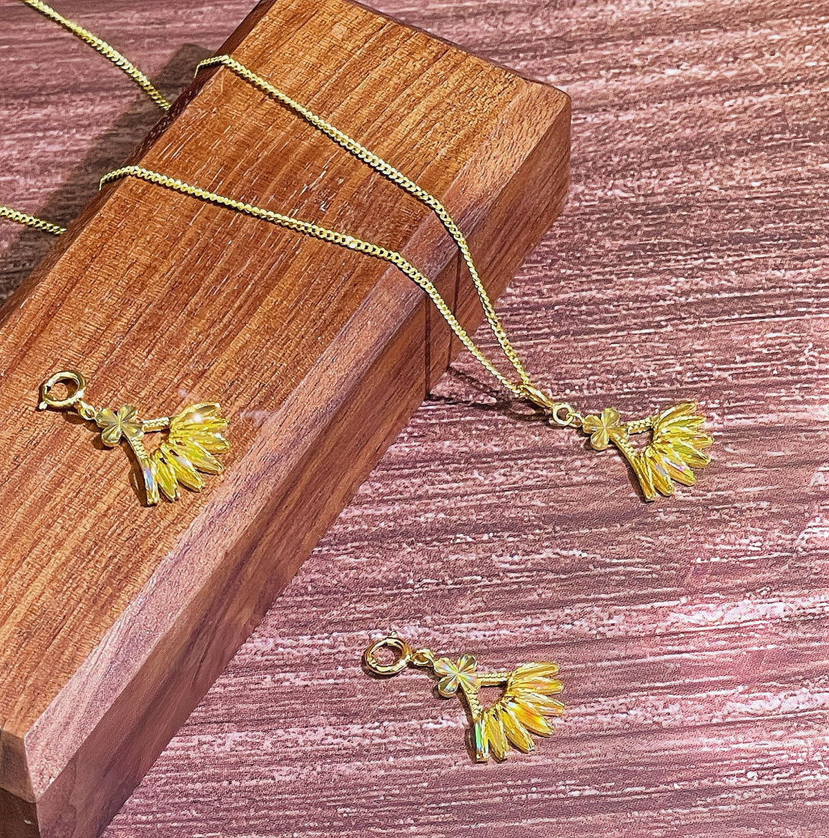 Laser Iridescent 18k Gold Pendant (Item No. SJP011）