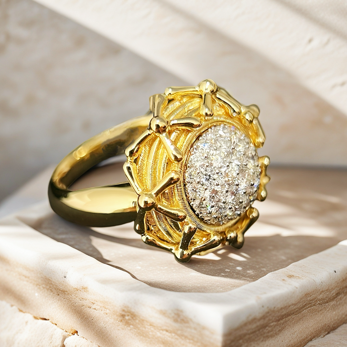 Sun Flower Vintage 18k Gold Diamond Ring (Item No. VT004）