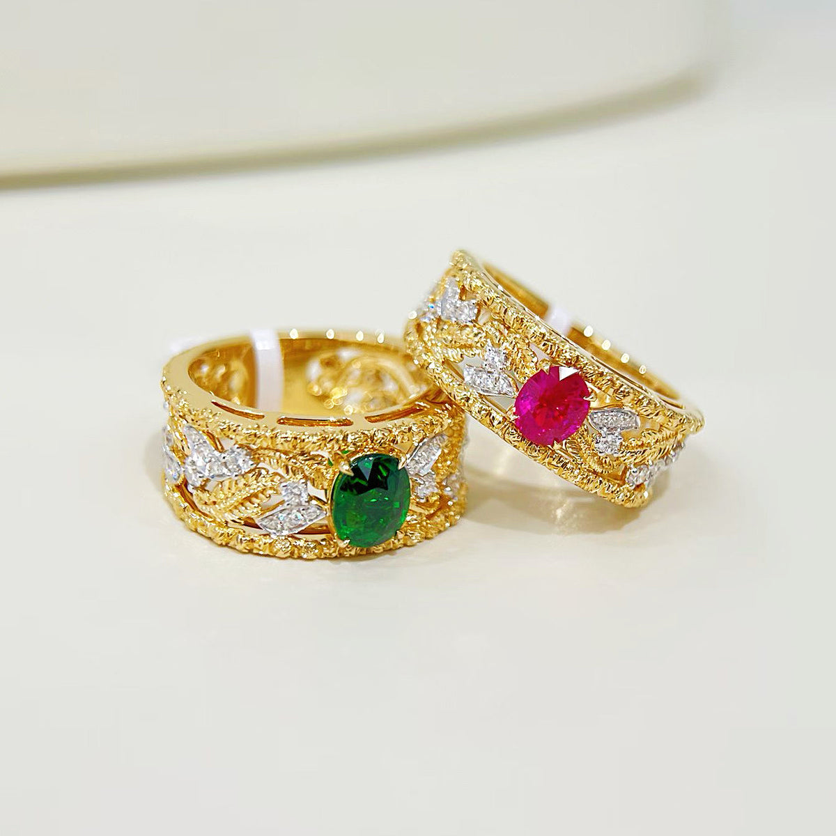 Vintage 18k Gold Diamond Ring (Item No. VT525）