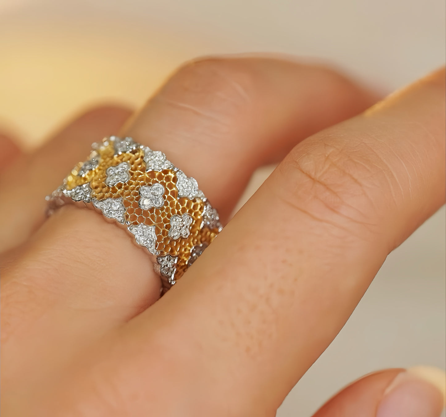 Vintage Victoria Lace 18k Gold Diamond Ring (Item No. VT043）