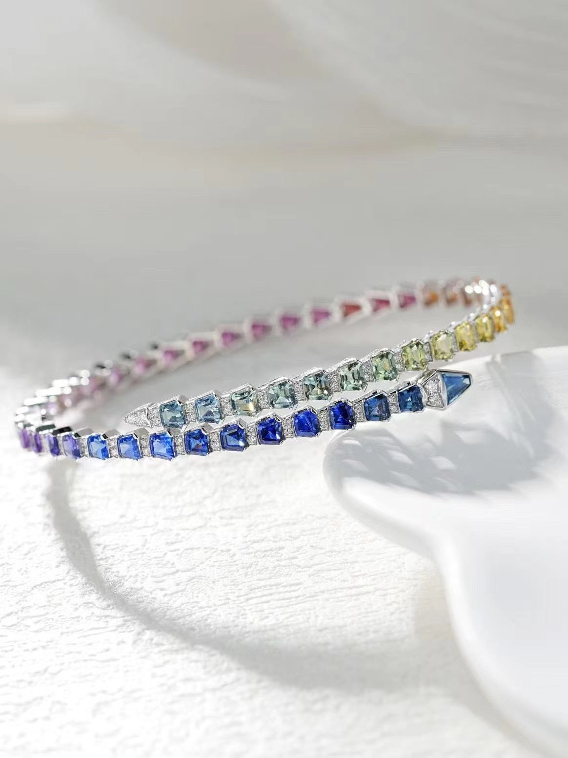 Rainbow Sapphire 18k Gold Bracelet (Item No. SA079）
