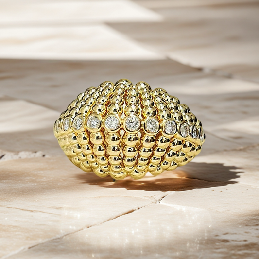 Shell Vintage 18k Gold Diamond Ring (Item No. VT020）